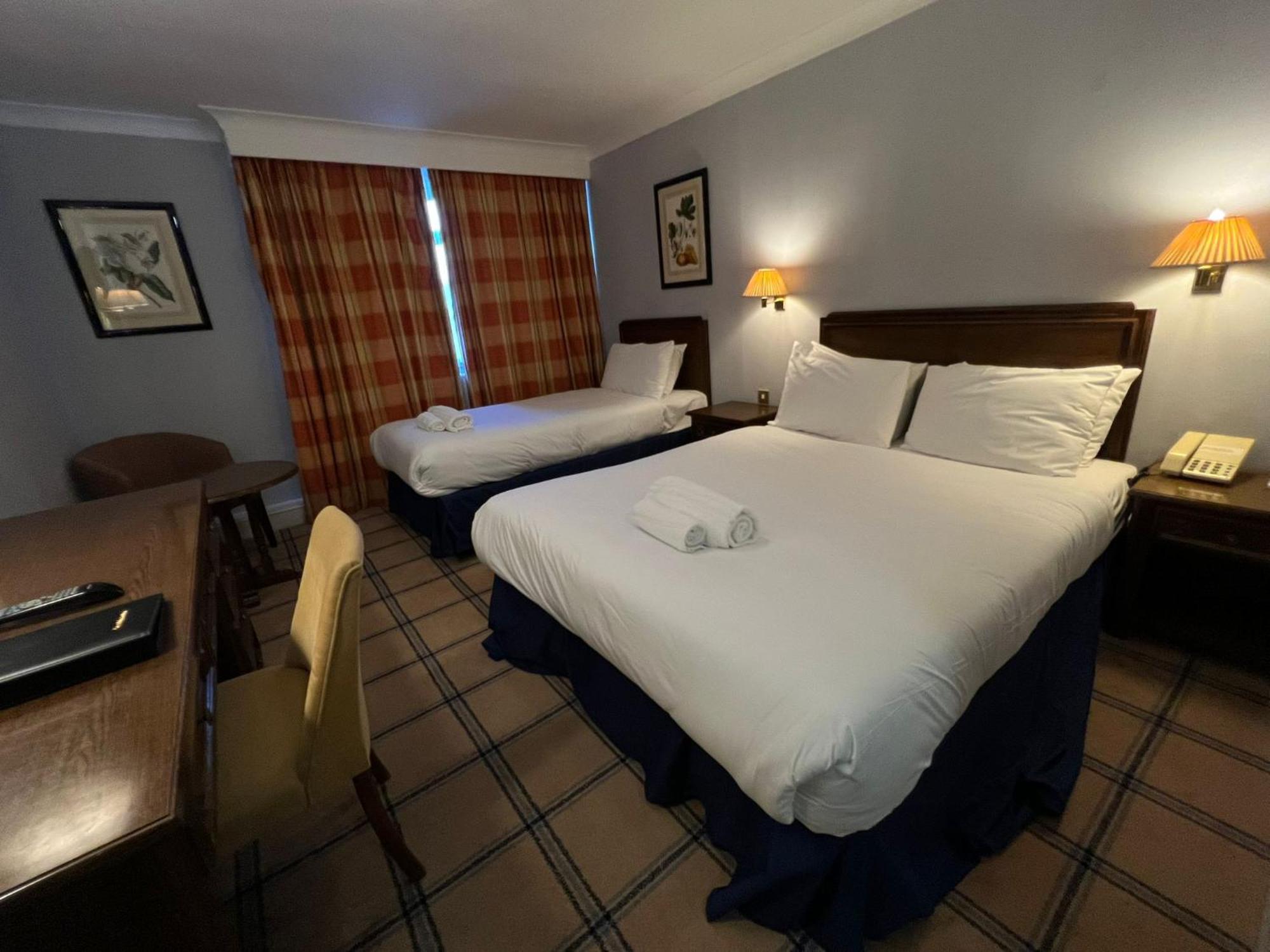 Roebuck Inn Stevenage Zewnętrze zdjęcie